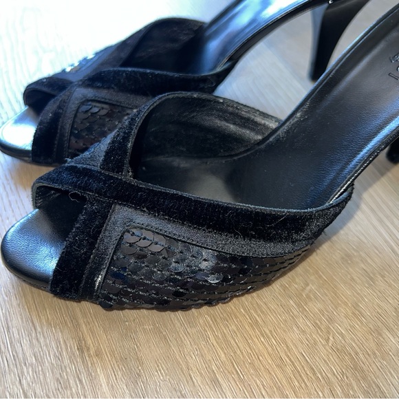 GUCCI BLACK SEQUINED VELVET PUMPS - Picture 2 of 6